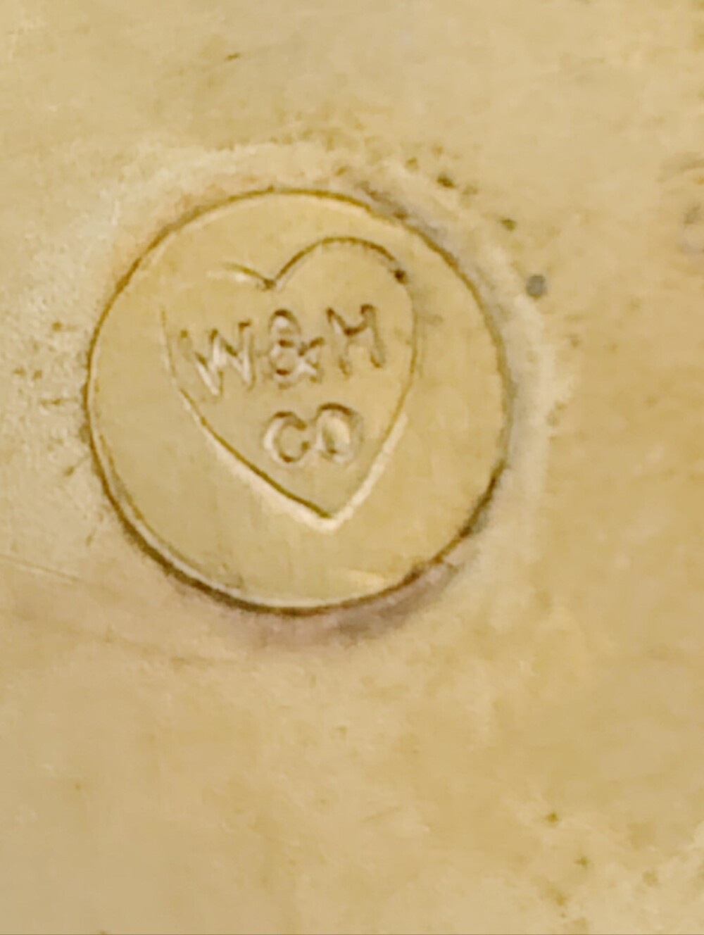 Antique Gold Filled W&H Co. Etched Locket Pendant - Picture 4 of 5
